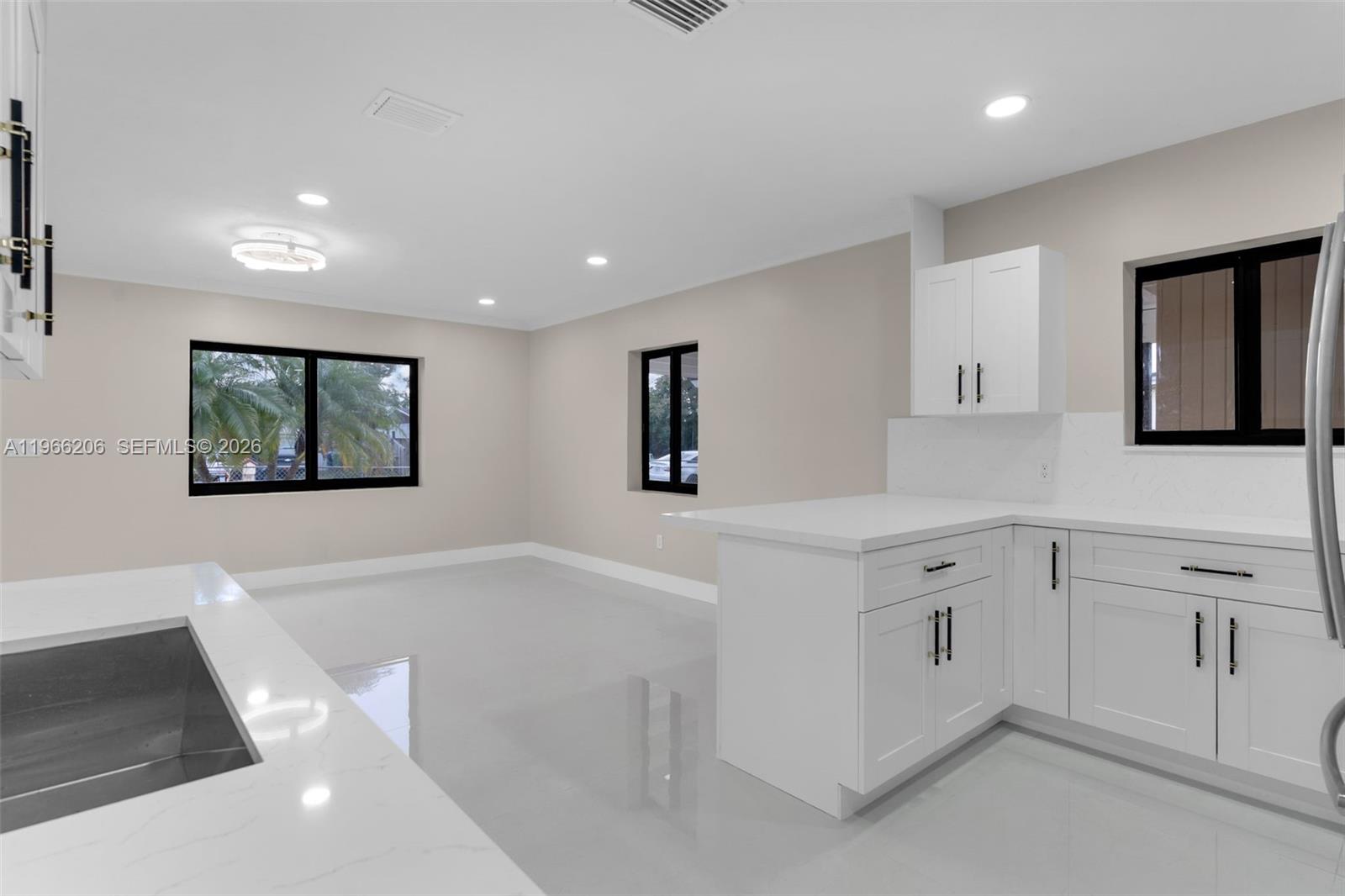 REPLAT OF PORTION OF FLOR - Residential