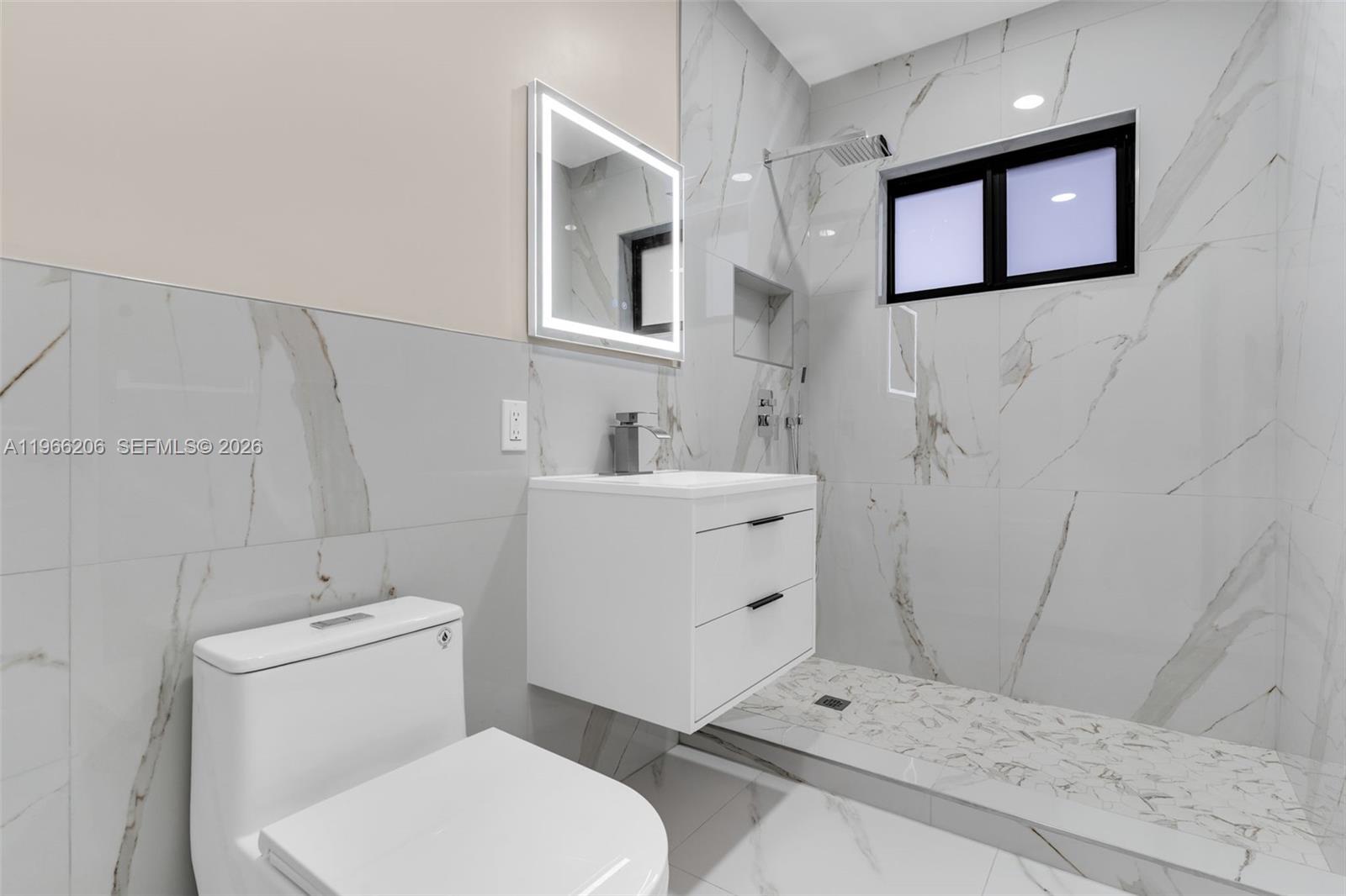 REPLAT OF PORTION OF FLOR - Residential