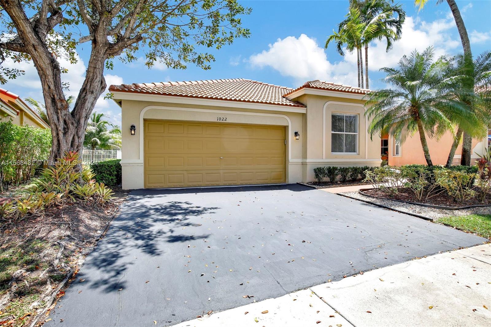 Property for Sale at 1022 Bluewood Ter, Weston, Broward County, Florida - Bedrooms: 4 
Bathrooms: 3  - $895,000
