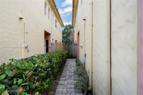 Townhouse in Fort Lauderdale FL 508 10 St St 2.jpg