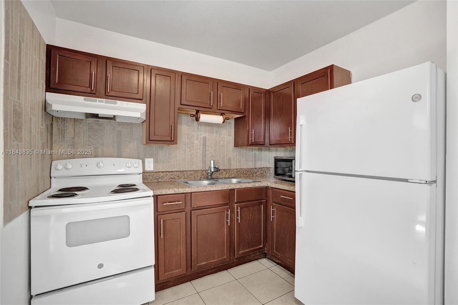 1200 W 31st St, Riviera Beach, FL, 33404/$535,000 2 1200 W 31st St
