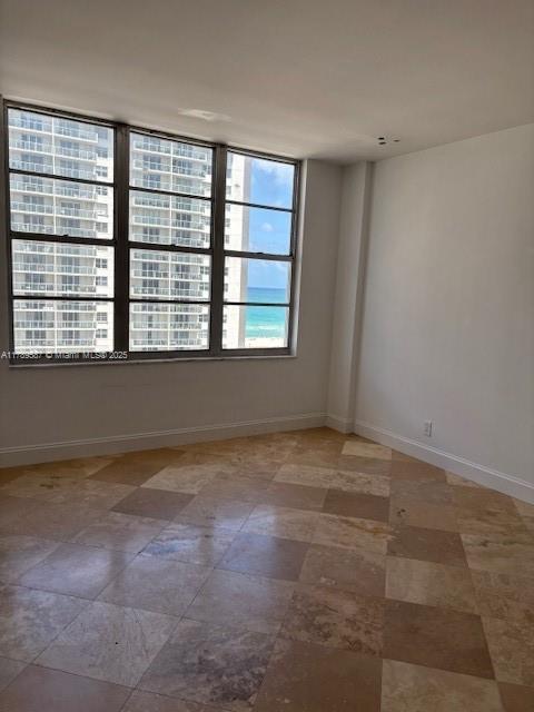 5700 Collins Ave 10D