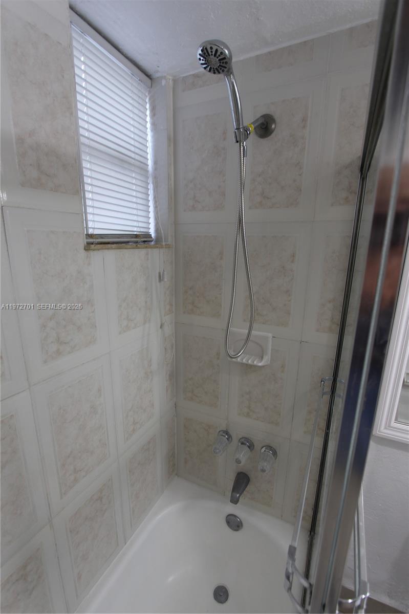 YOLANDA VILLAS CONDO - Residential Lease