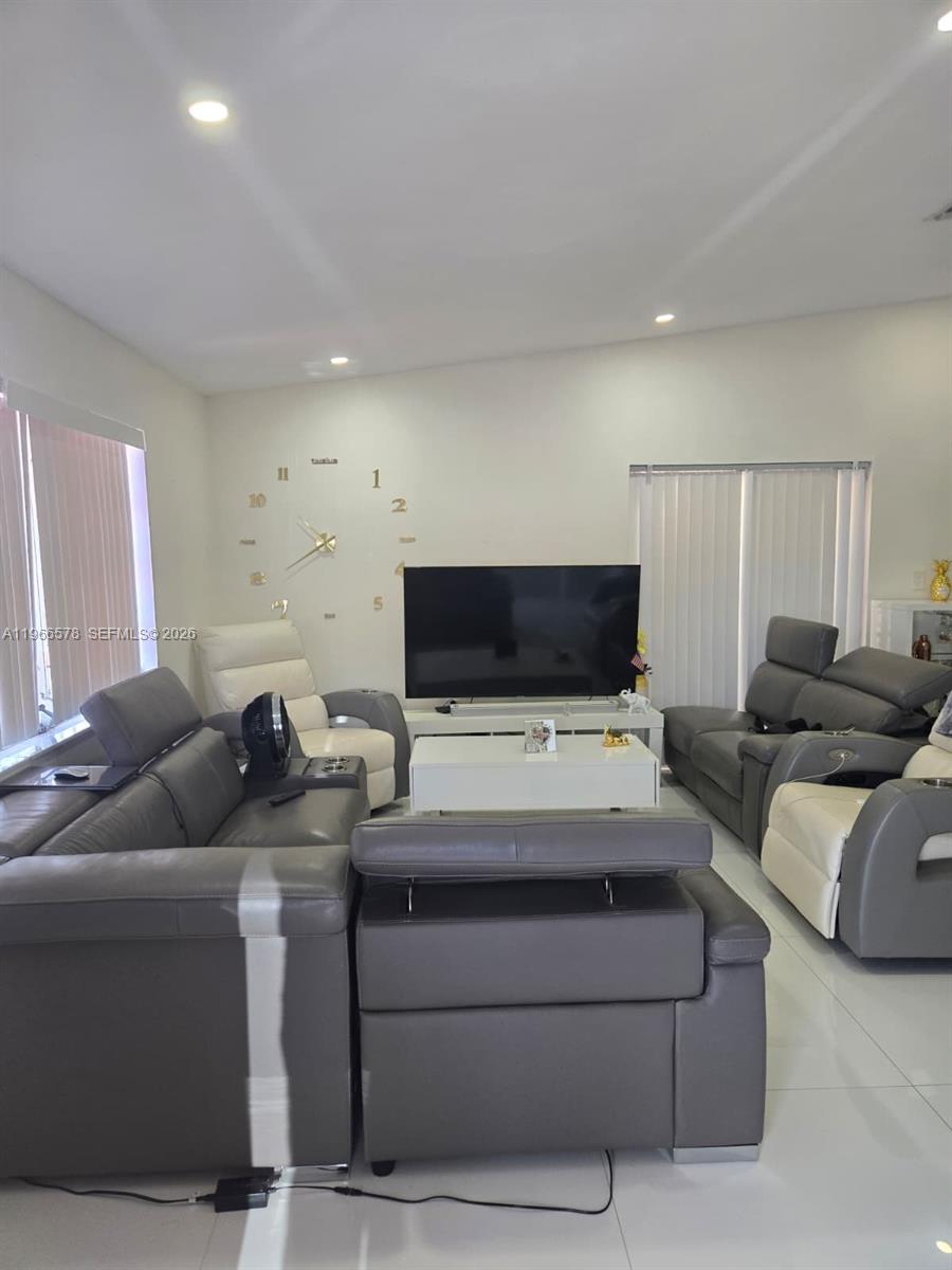 COMFORT VILLAS 1ST ADDN - Residential