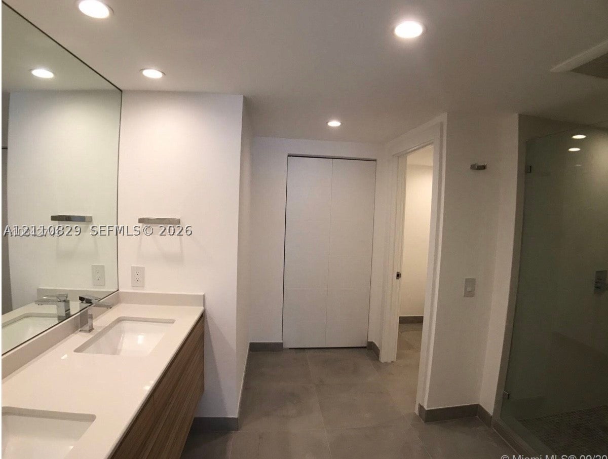 181 Crandon Blvd 102
