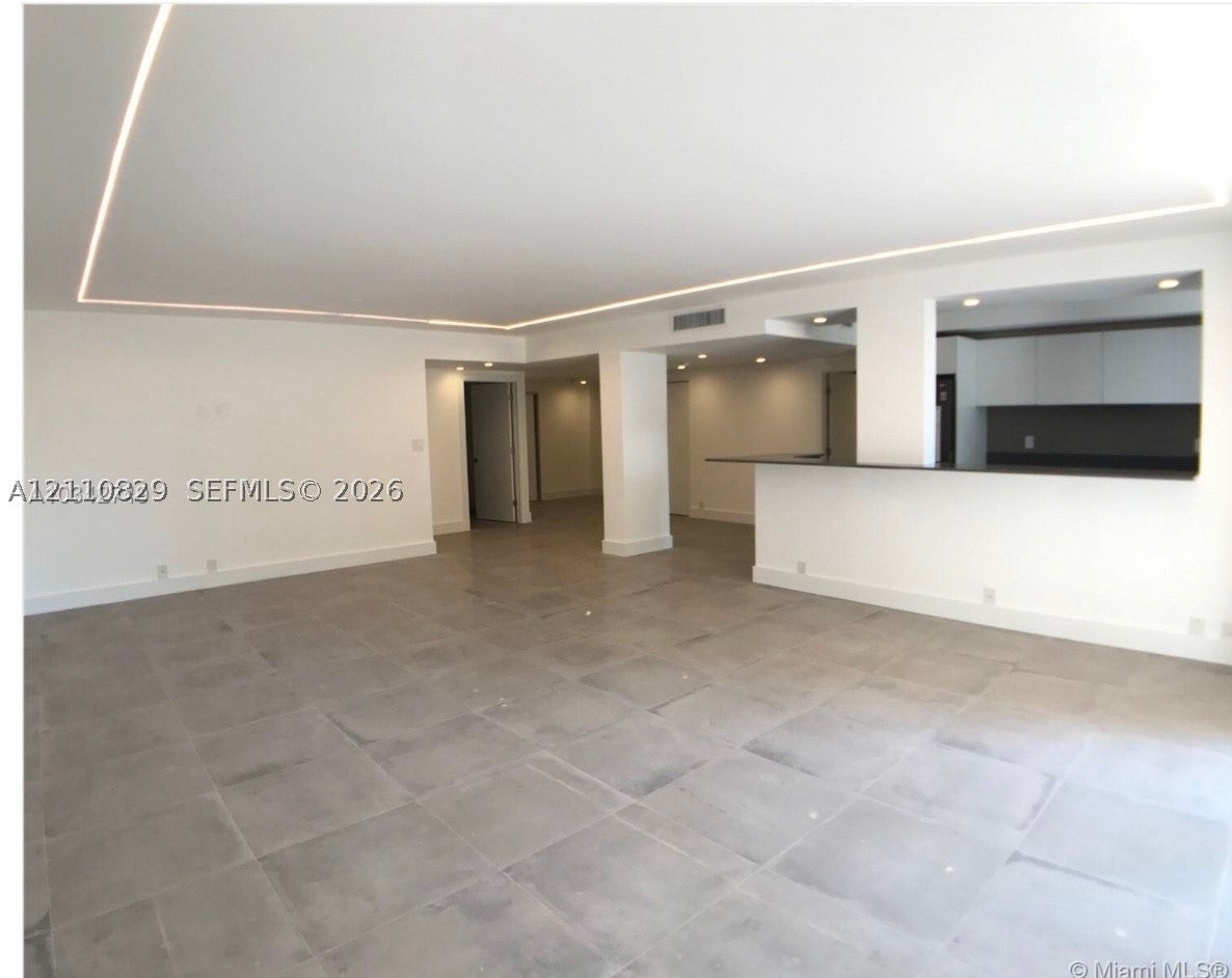 181 Crandon Blvd 102