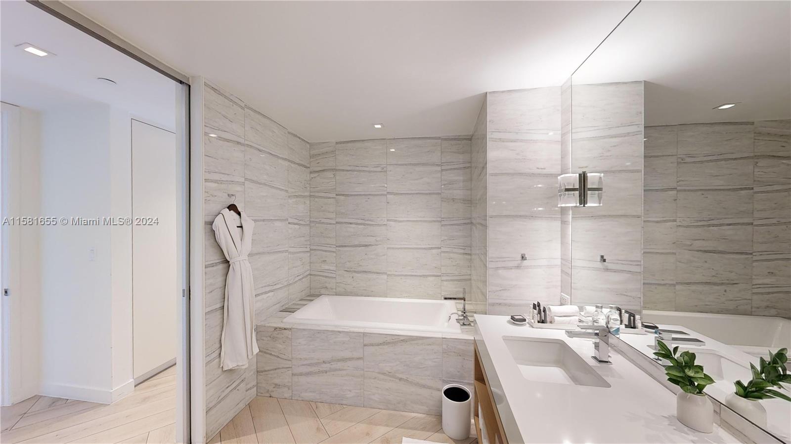 2201 COLLINS AVE CONDO - Residential