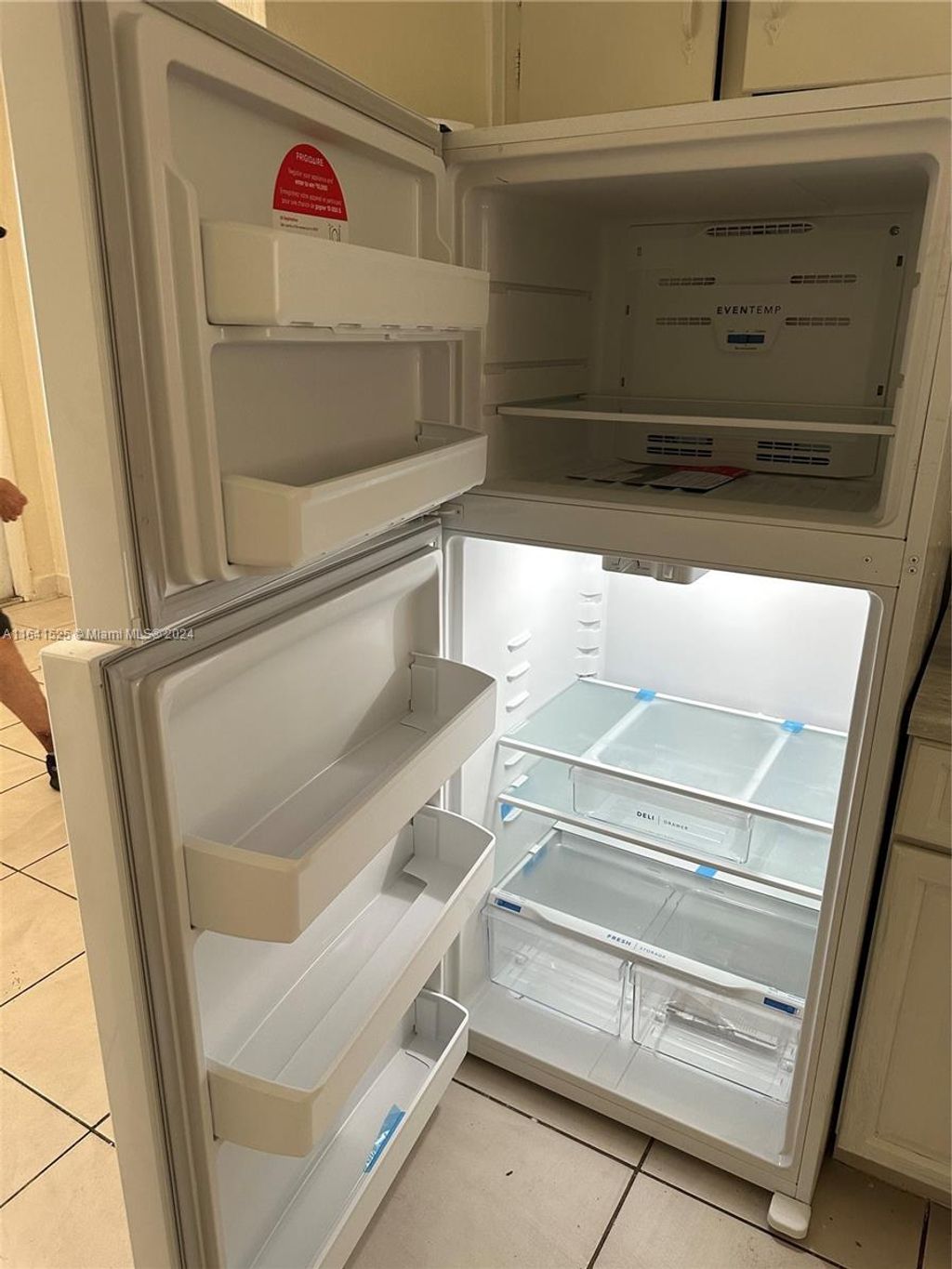 Photo of 204 SE 10th St #1, Hallandale Beach, FL 33009 (MLS # A11641525)