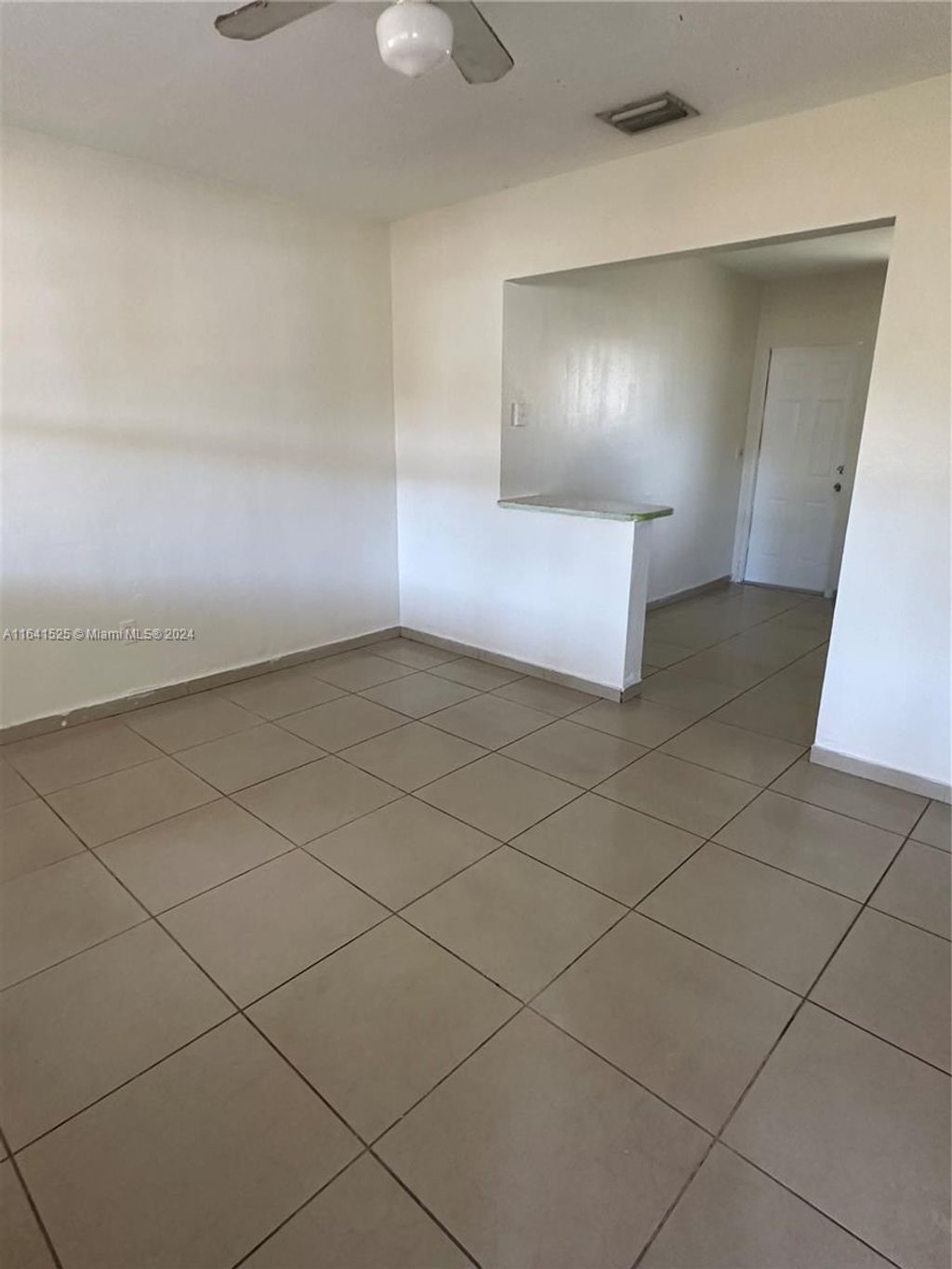 Photo of 204 SE 10th St #1, Hallandale Beach, FL 33009 (MLS # A11641525)