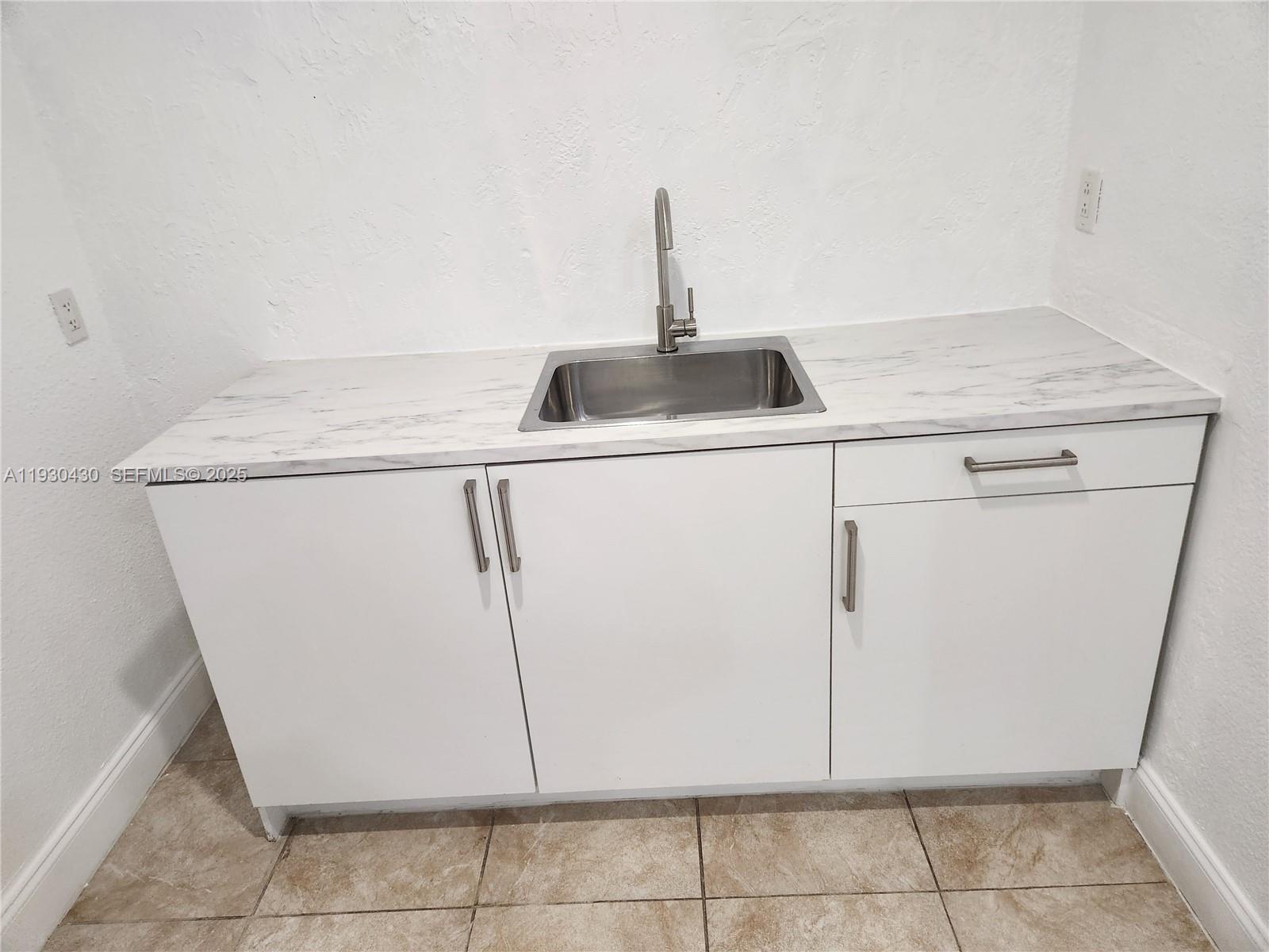 LAKES BY THE BAY SEC 3 - Residential Lease