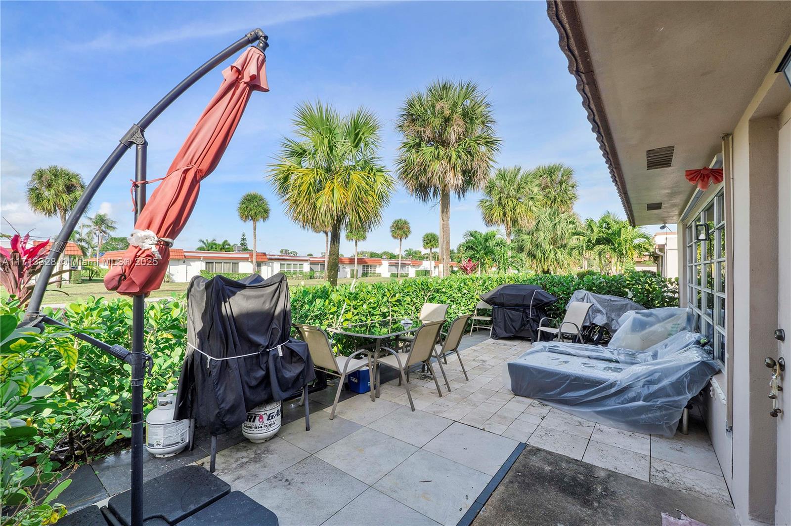 CRESTHAVEN CONDO TOWNHOME - Residential