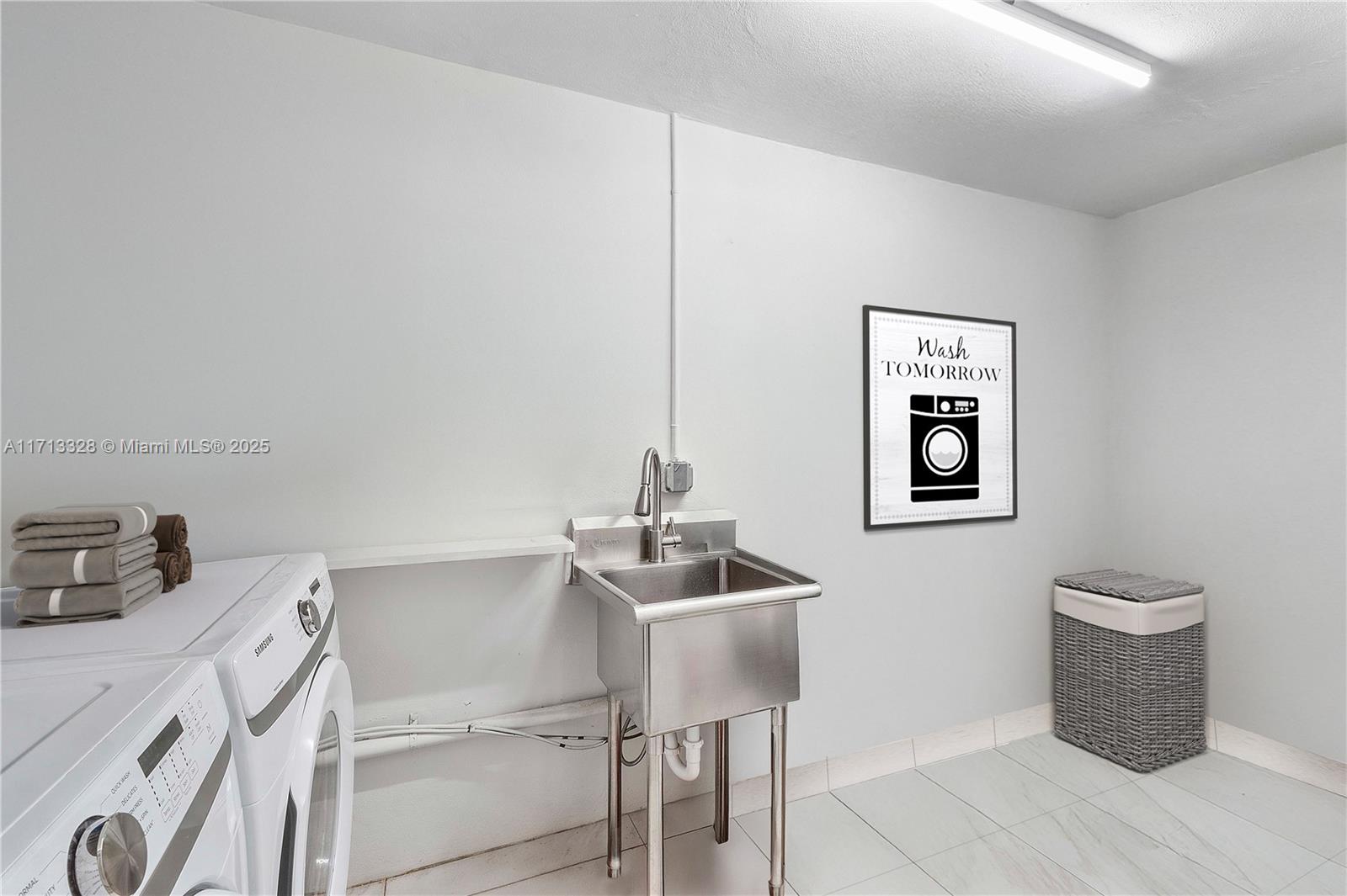 CRESTHAVEN CONDO TOWNHOME - Residential