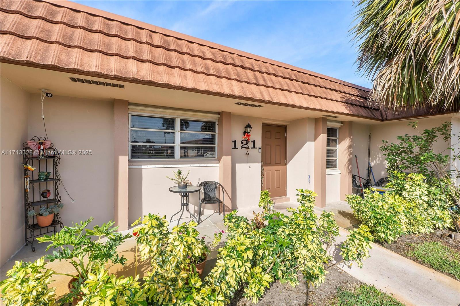 CRESTHAVEN CONDO TOWNHOME - Residential