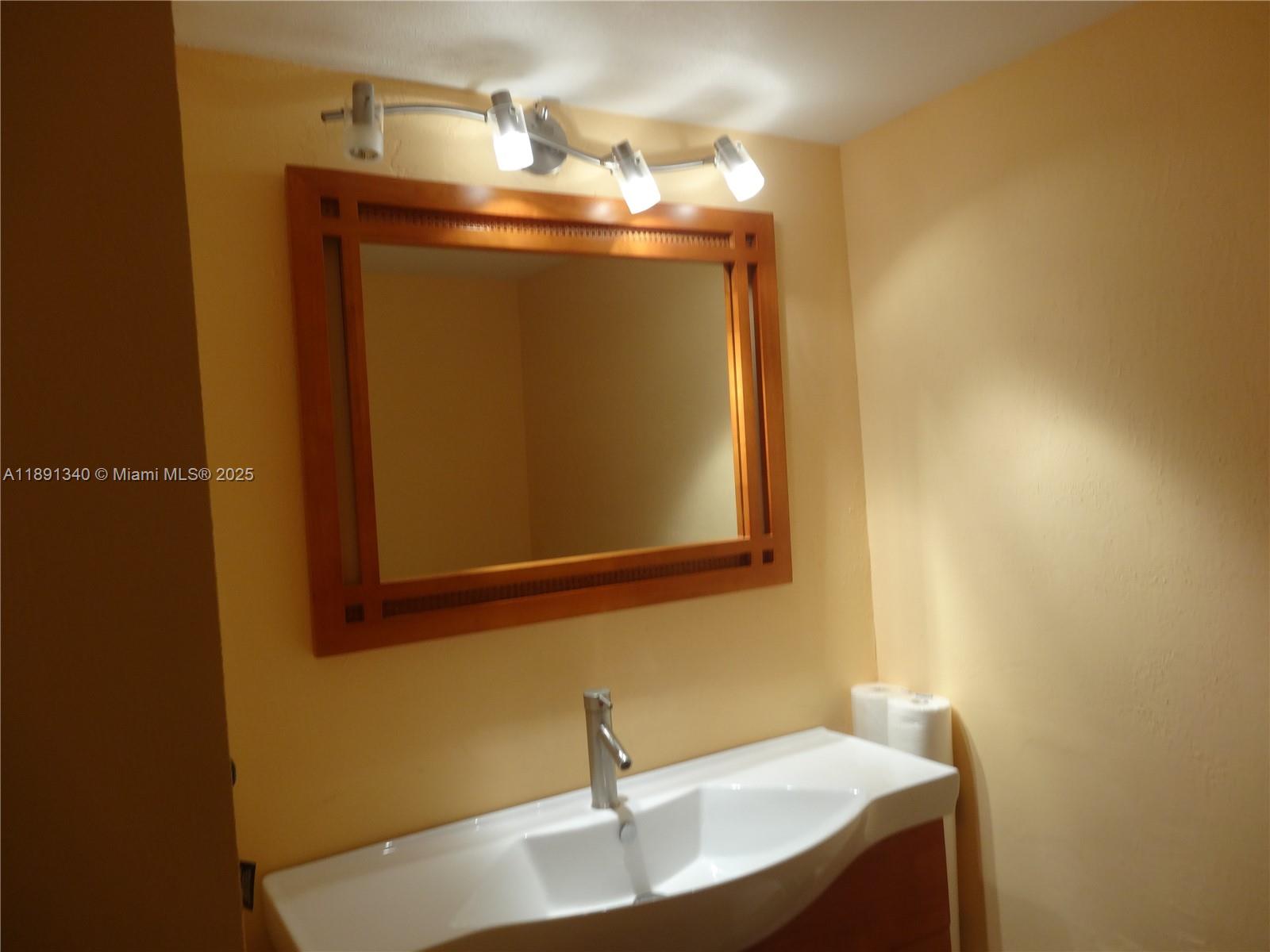 OLYMPUS CONDO PHASE - Residential Lease
