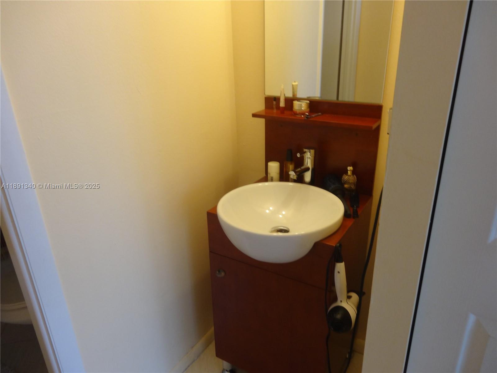 OLYMPUS CONDO PHASE - Residential Lease