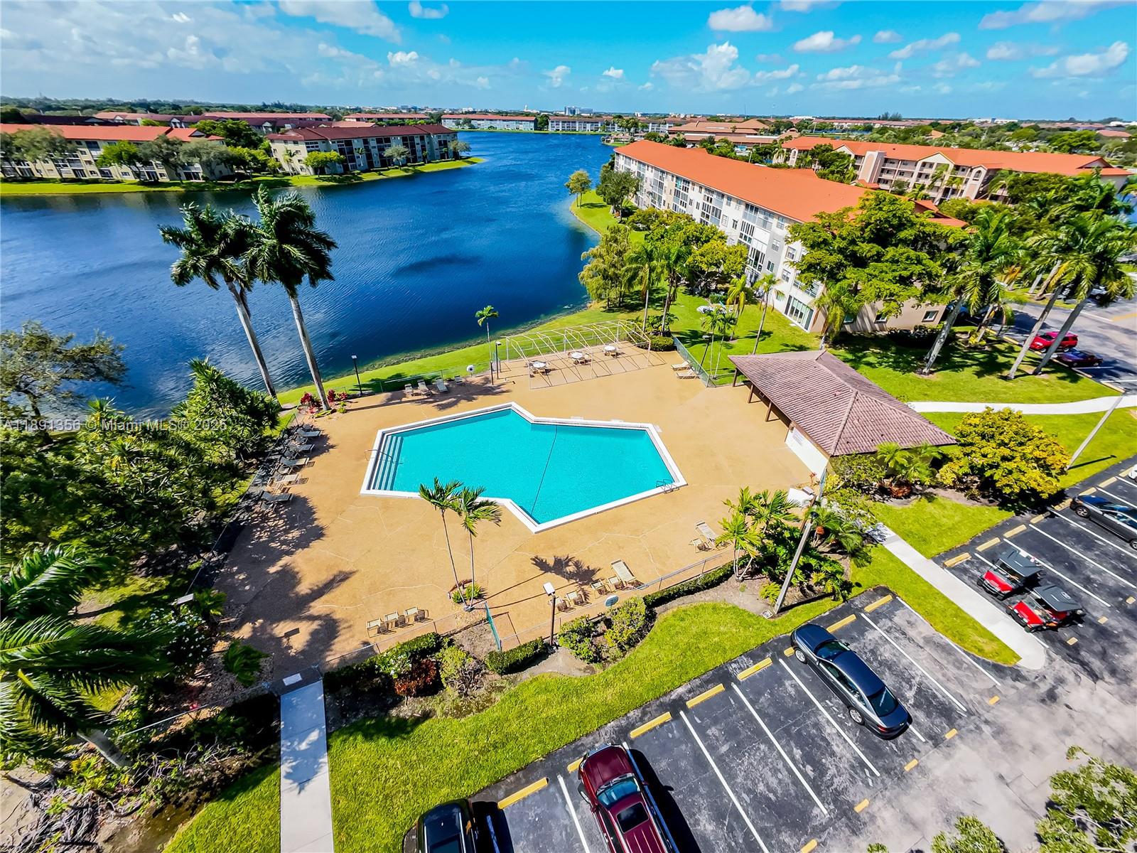HAWTHORNE AT CENTURY VILL - Residential