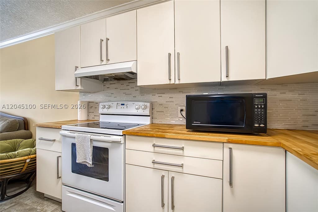 Photo of 173 Ellesmere C #173, Deerfield Beach, FL 33442 (MLS # A12045100)