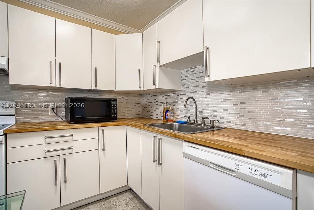 Photo of 173 Ellesmere C #173, Deerfield Beach, FL 33442 (MLS # A12045100)