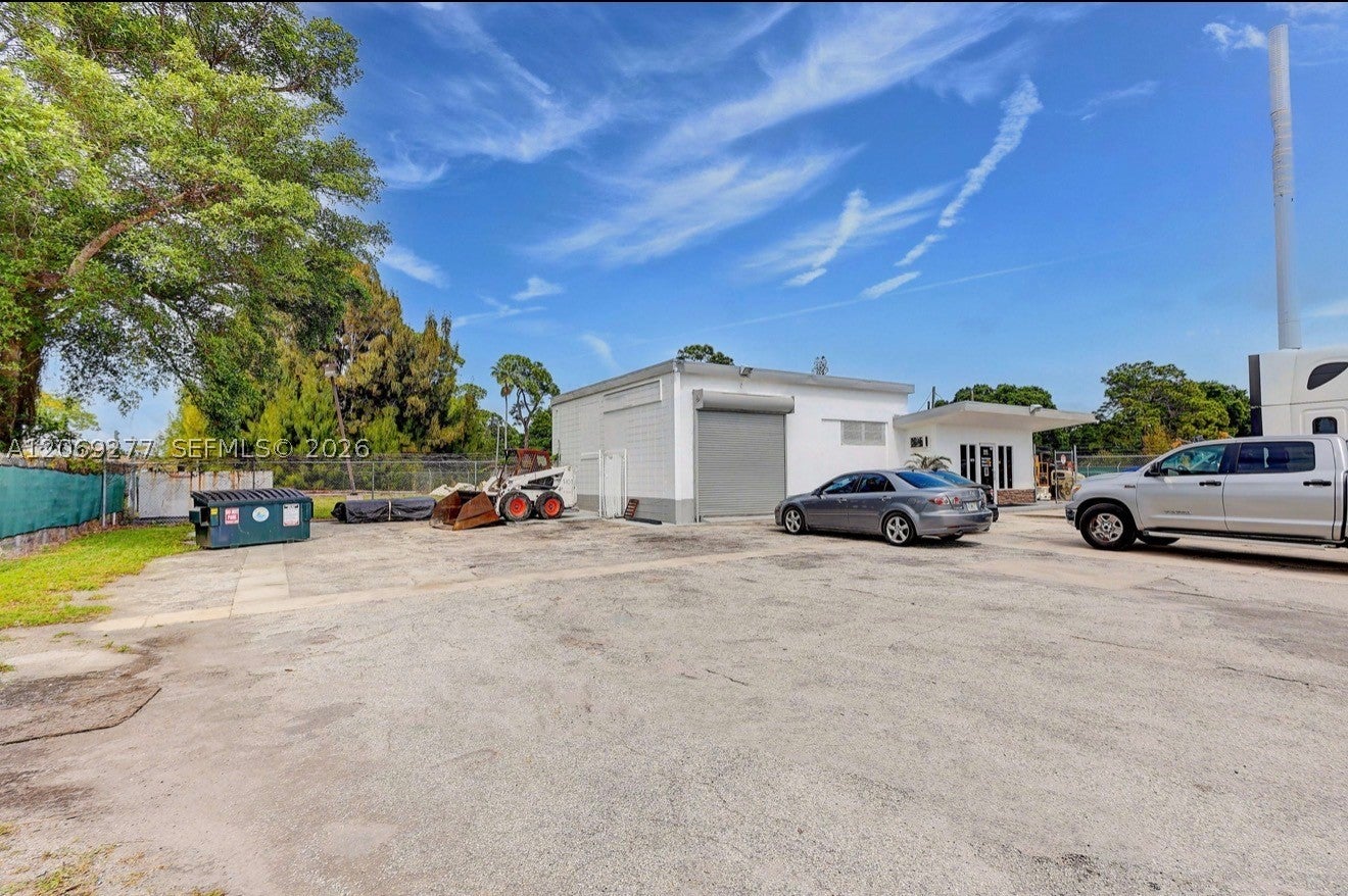 2108 Orange Ave