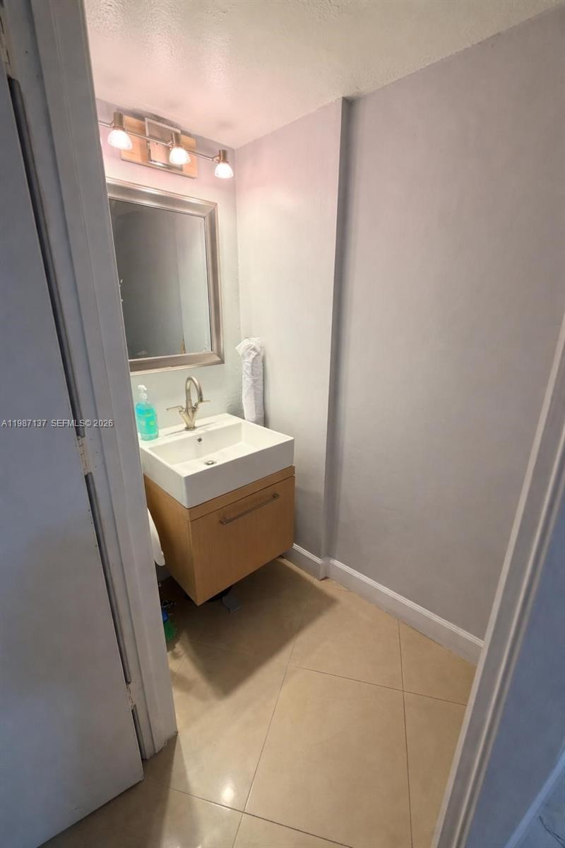 WATERVIEW CONDO - Residential Lease