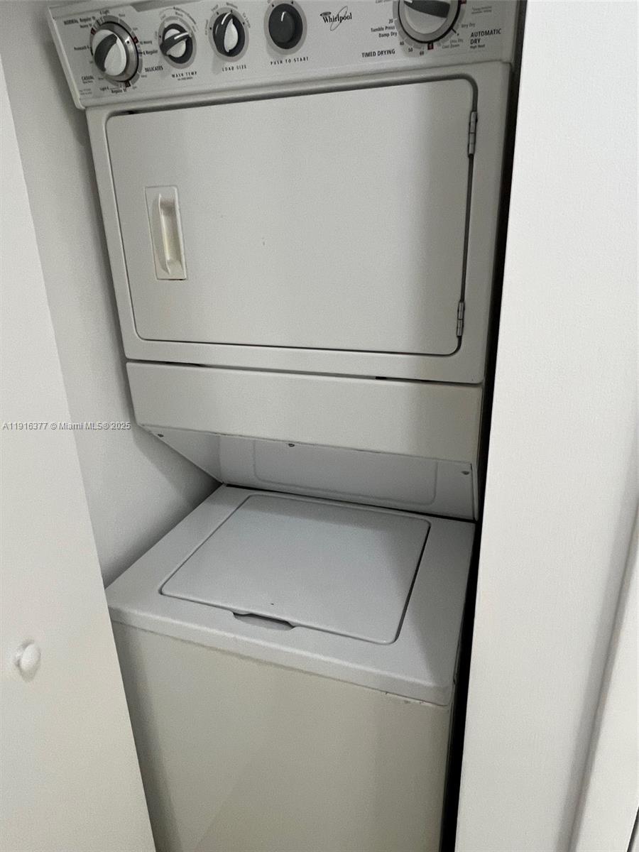 ICON BRICKELL NO TWO - Residential