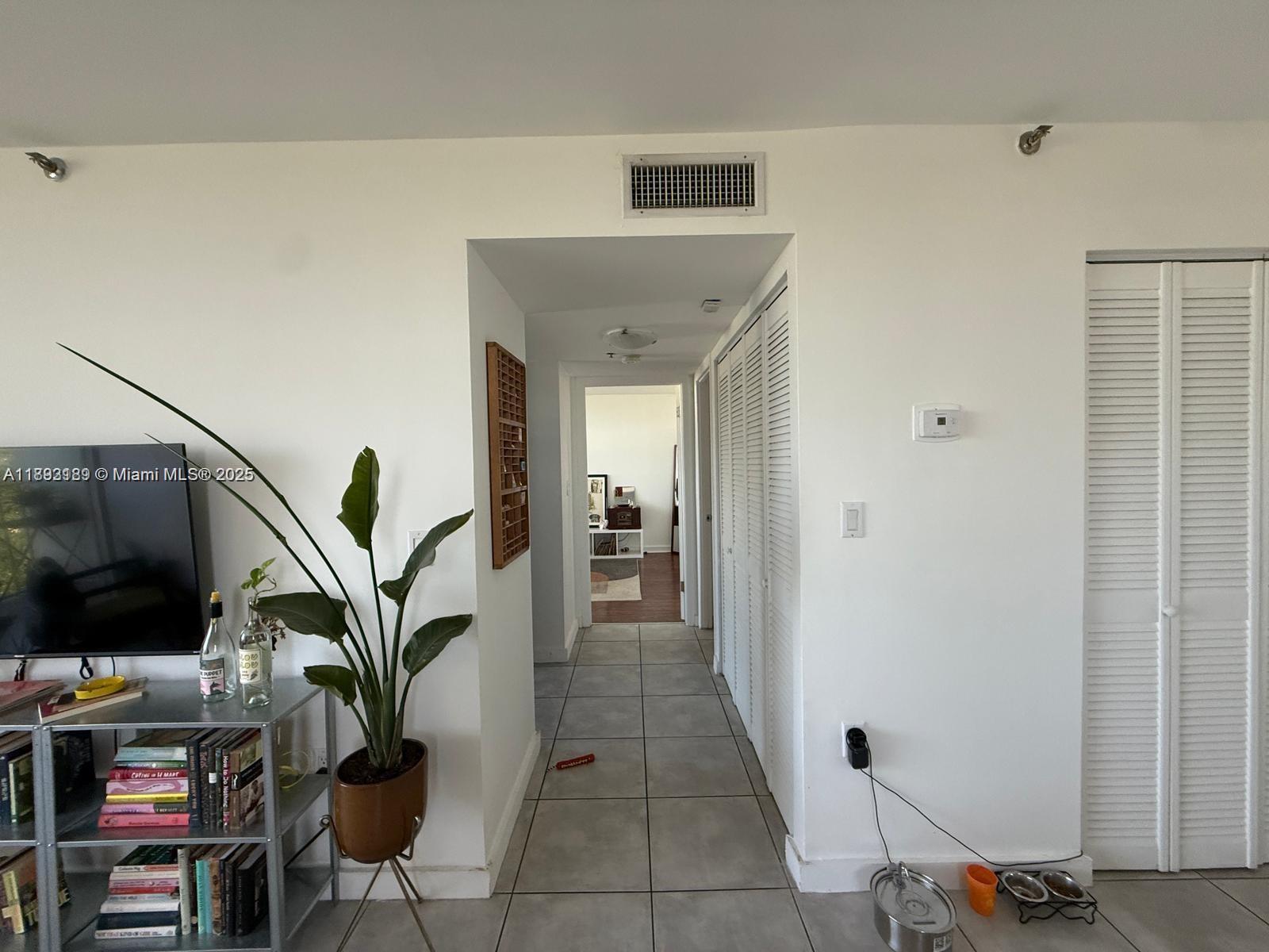 NIRVANA CONDO NO FIVE CON - Residential