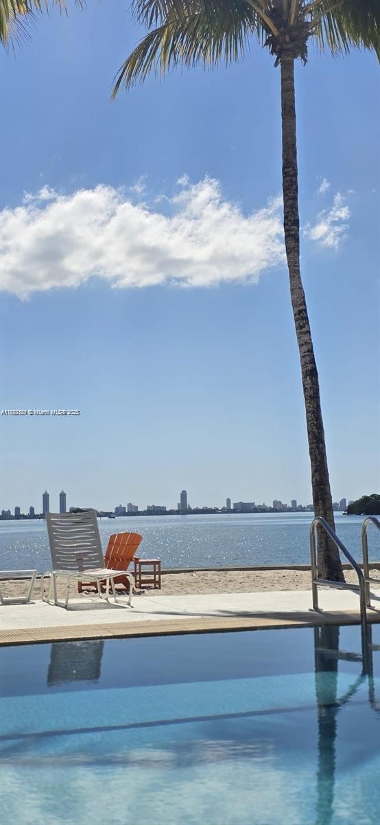 NIRVANA CONDO NO FIVE CON - Residential