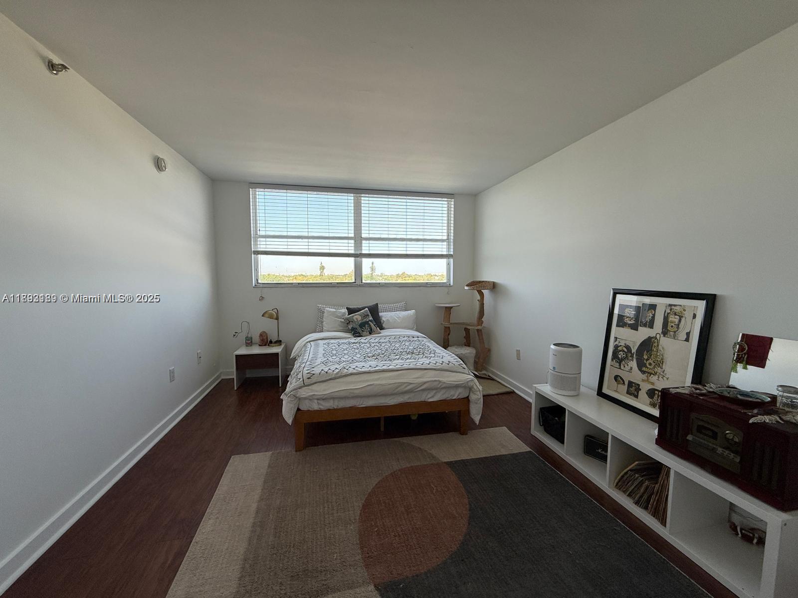 NIRVANA CONDO NO FIVE CON - Residential