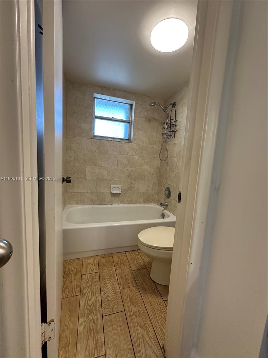 OAKS CONDO - Residential Lease