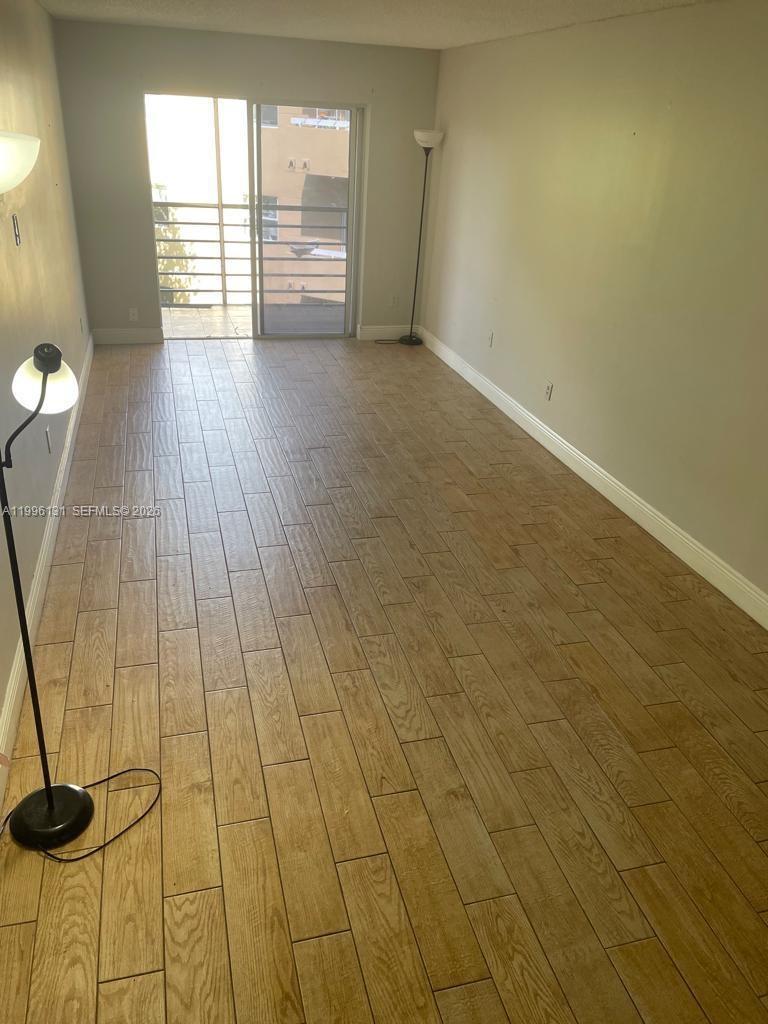 OAKS CONDO - Residential Lease