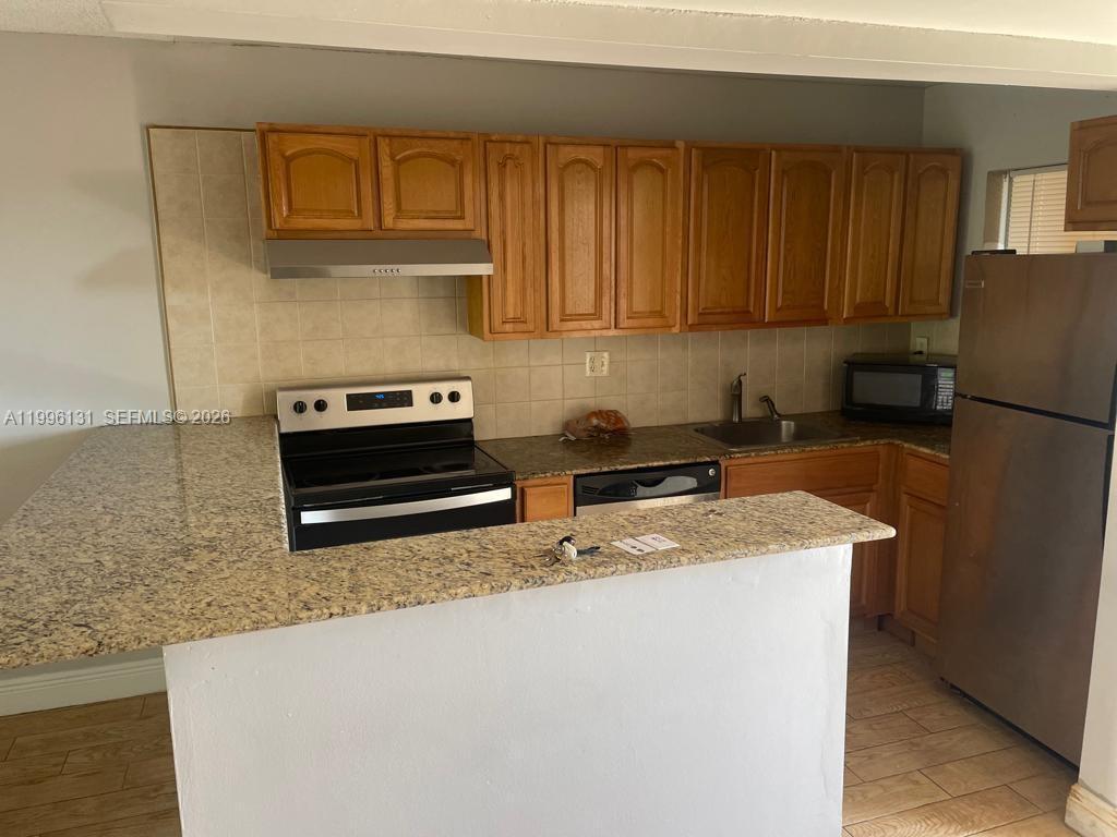 OAKS CONDO - Residential Lease