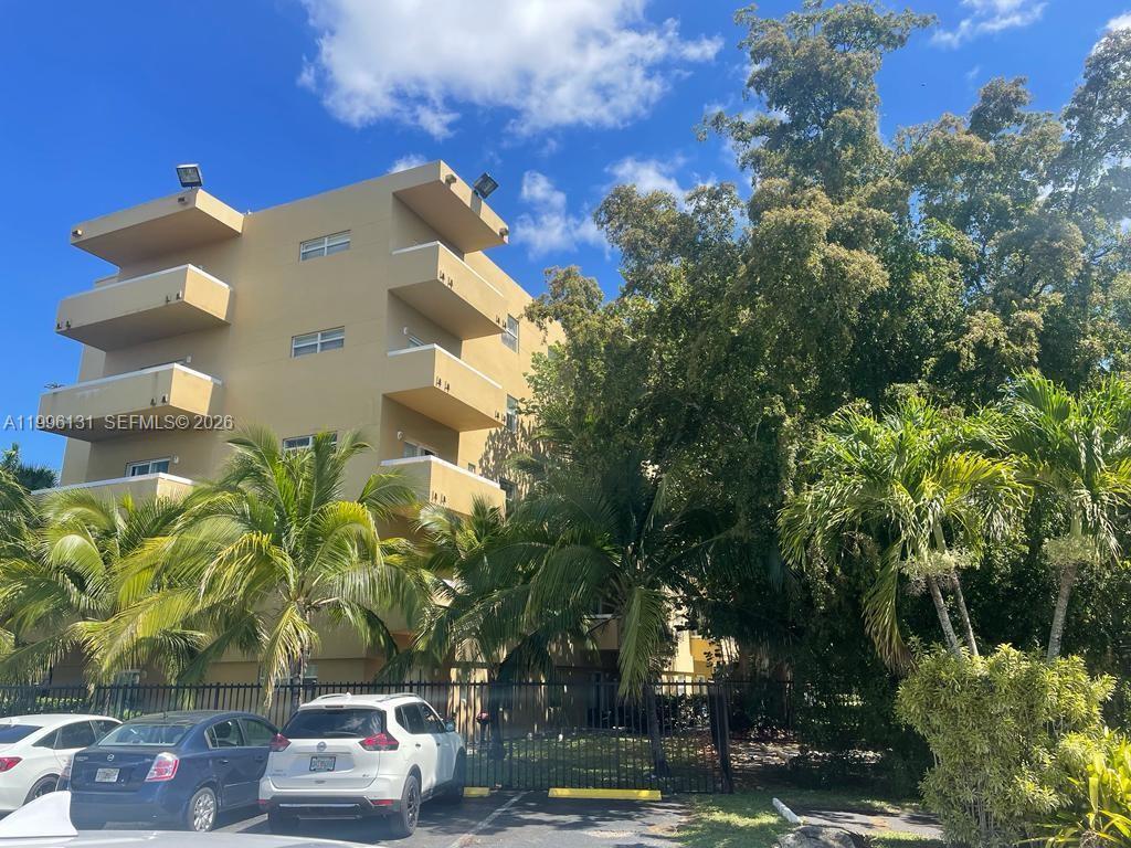 OAKS CONDO - Residential Lease