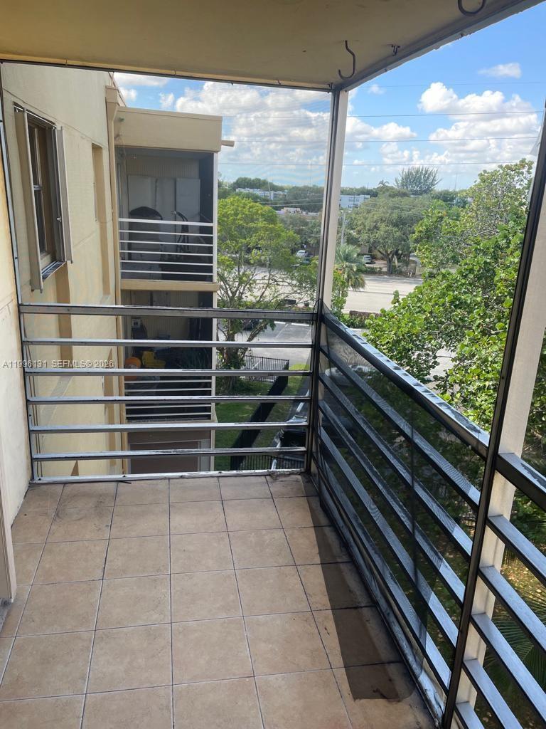OAKS CONDO - Residential Lease