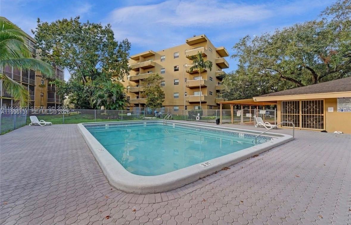OAKS CONDO - Residential Lease