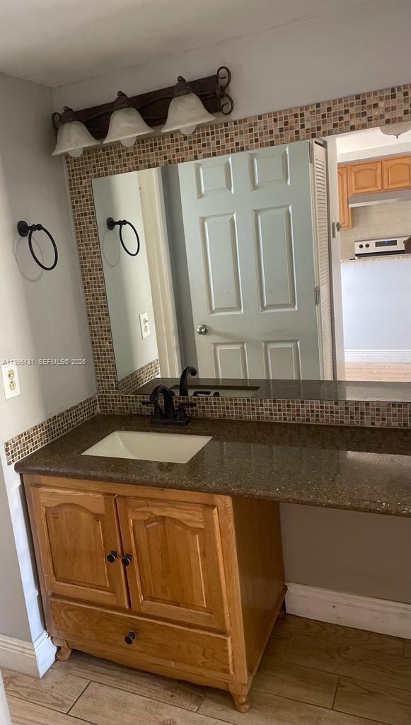 OAKS CONDO - Residential Lease