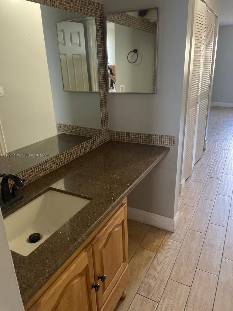 OAKS CONDO - Residential Lease