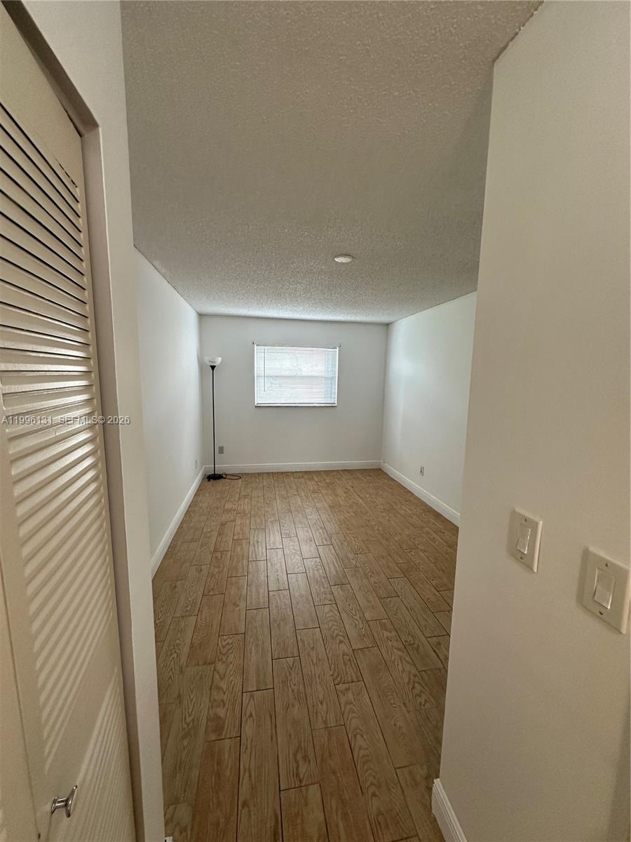 OAKS CONDO - Residential Lease