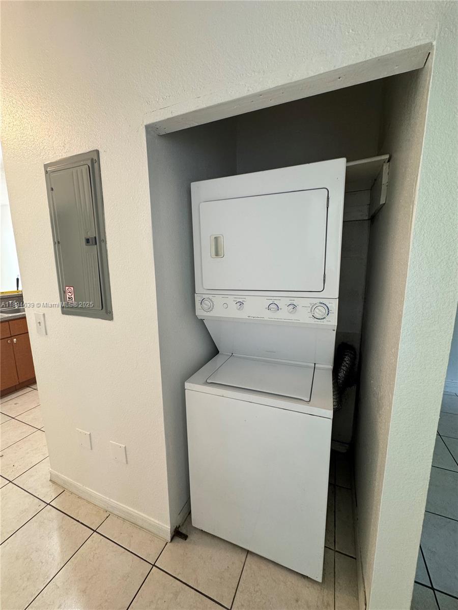 ARCH CREEK HIGHLANDS - Residential Lease