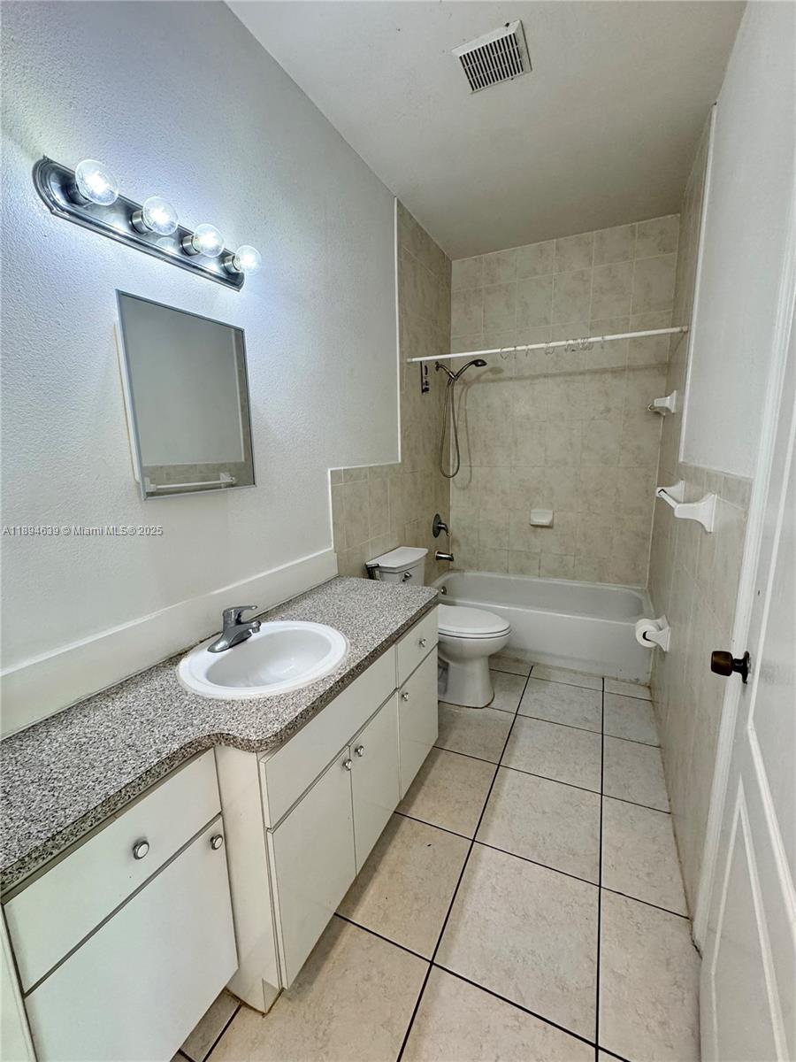 ARCH CREEK HIGHLANDS - Residential Lease