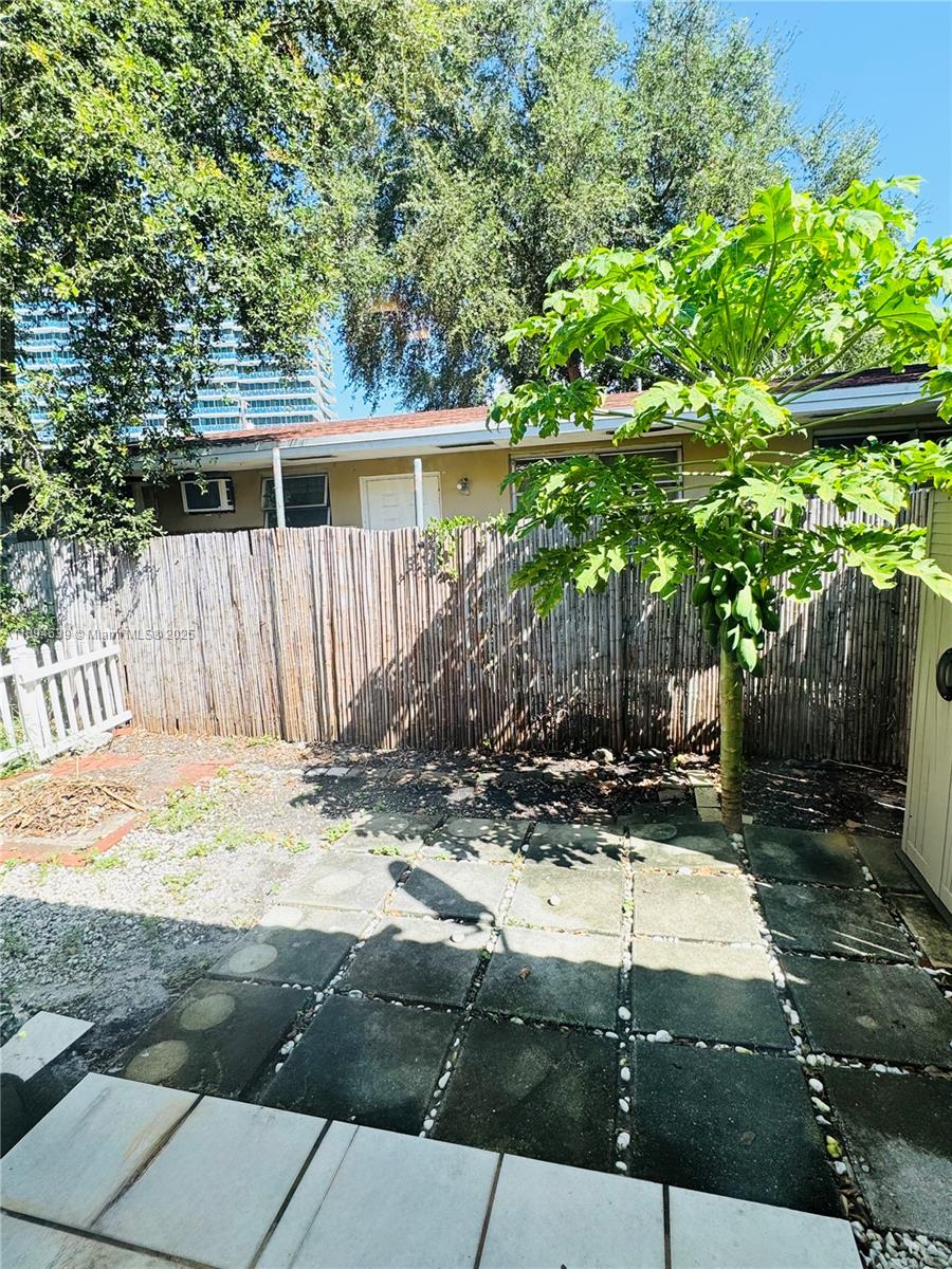 ARCH CREEK HIGHLANDS - Residential Lease