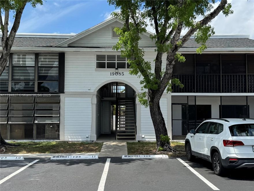 Beautiful First Floor Condo in Countryside, 2 bed 1 baths, an open kitchen with walk-in closets, totally remodeled, stainless steel appliances , tile floors; screened patio, washer and dryer inside unit, one parking assign and plenty of guests parking available, gated community , close to major highways and shopping. Private park across the street with playground and BBQ area. Walking distance to elementary school. required. Excellent opportunity for investment or to start a family, no rental restrictions. call L/A,