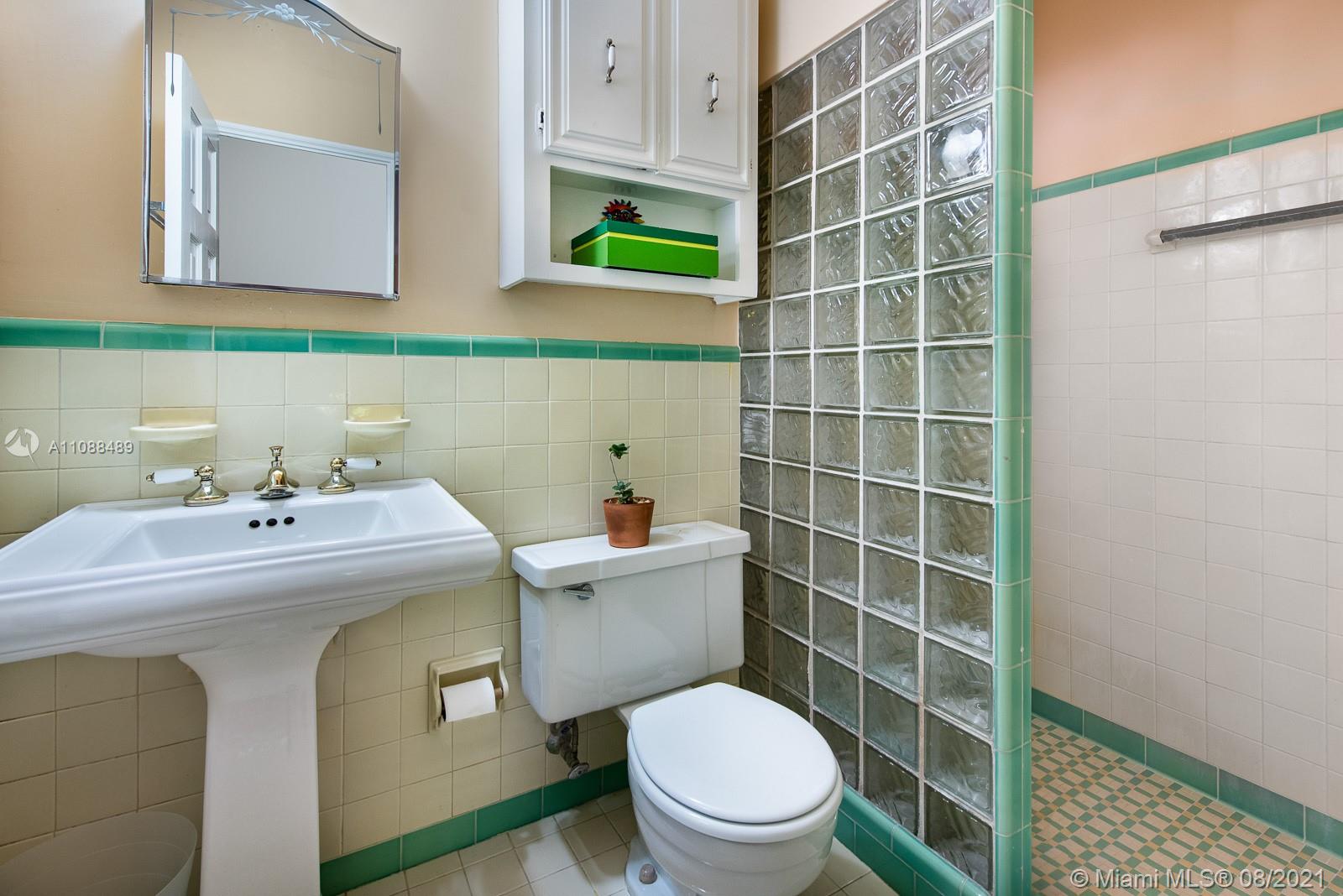 MIAMI SHORES SEC 8 REV - Residential