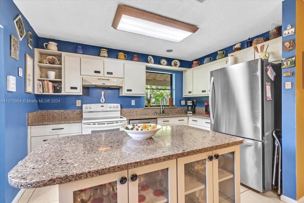 LAKE MARKS AT WESTWIND - Residential