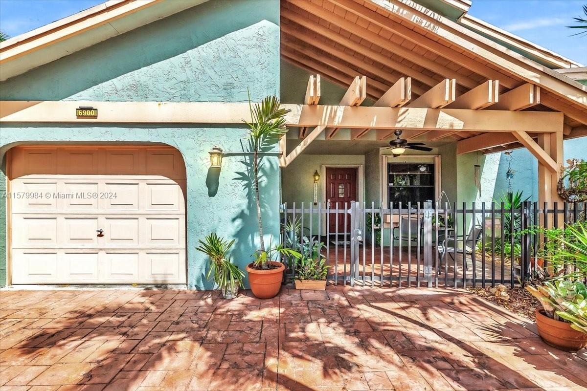 LAKE MARKS AT WESTWIND - Residential