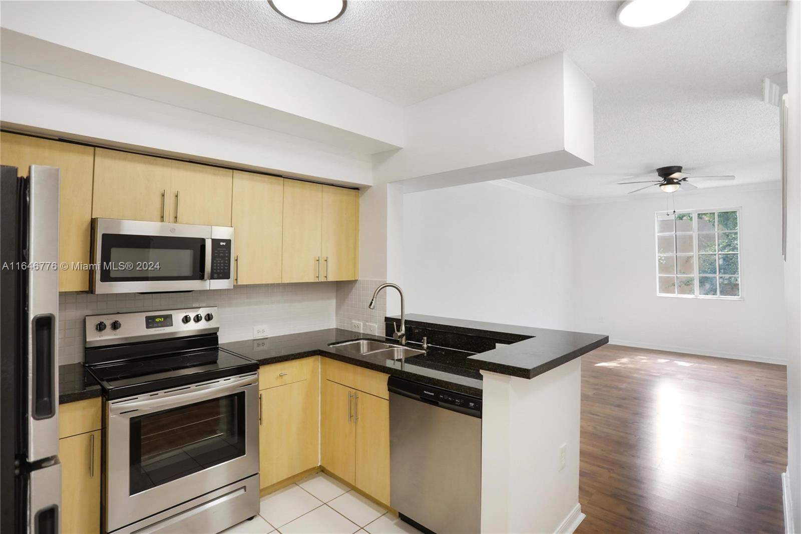 AVENTI AT AVENTURA CONDO - Residential