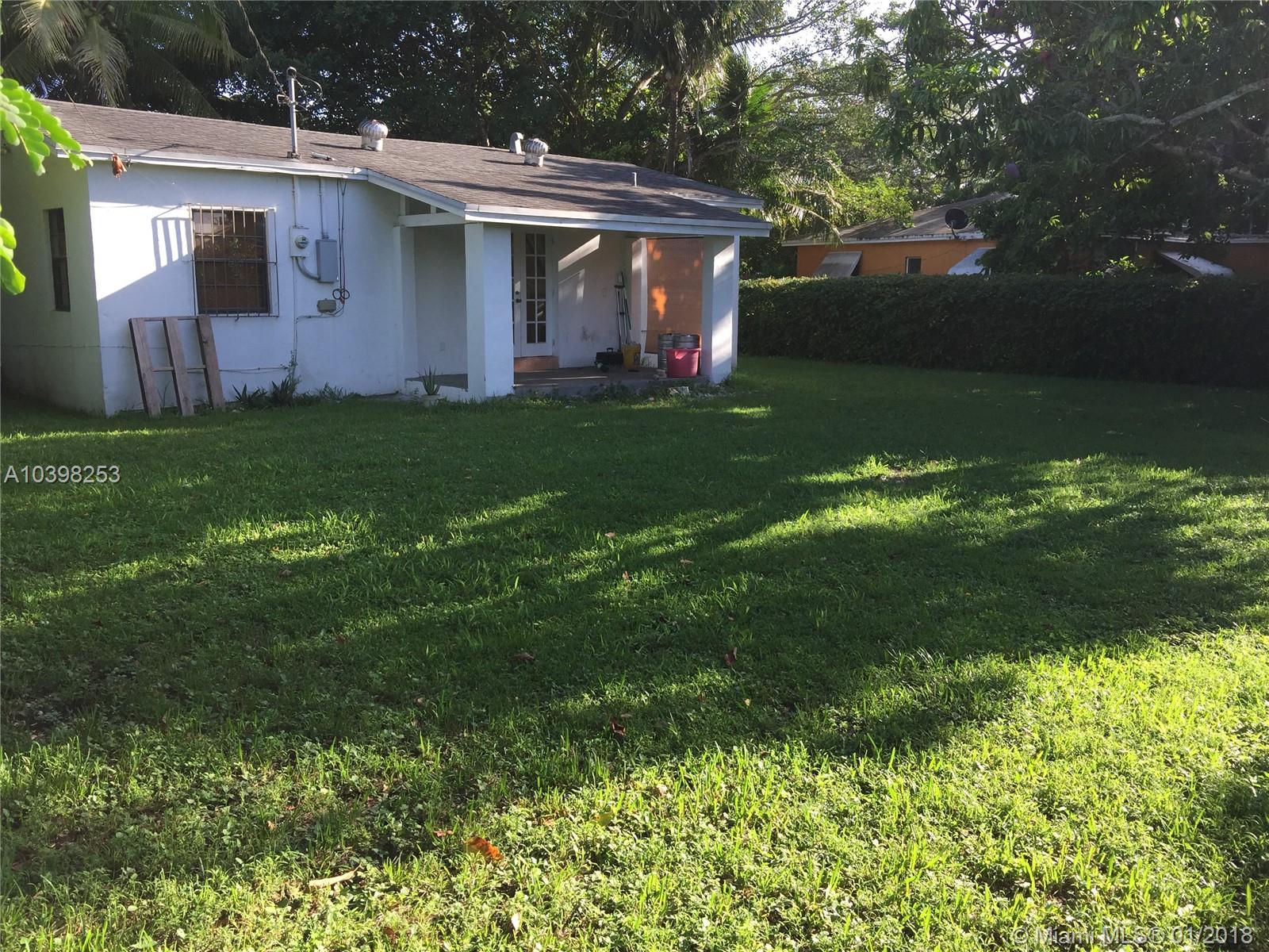 UNIVERSITY MANORS 1ST ADD - Residential Lease