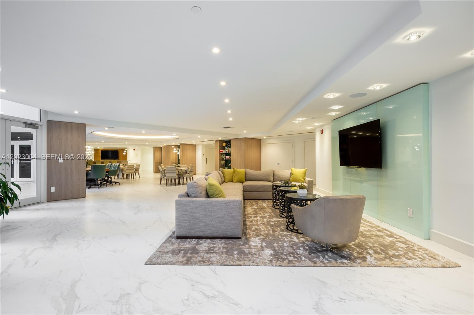 SOUTH TOWER AT THE POINT - Residential