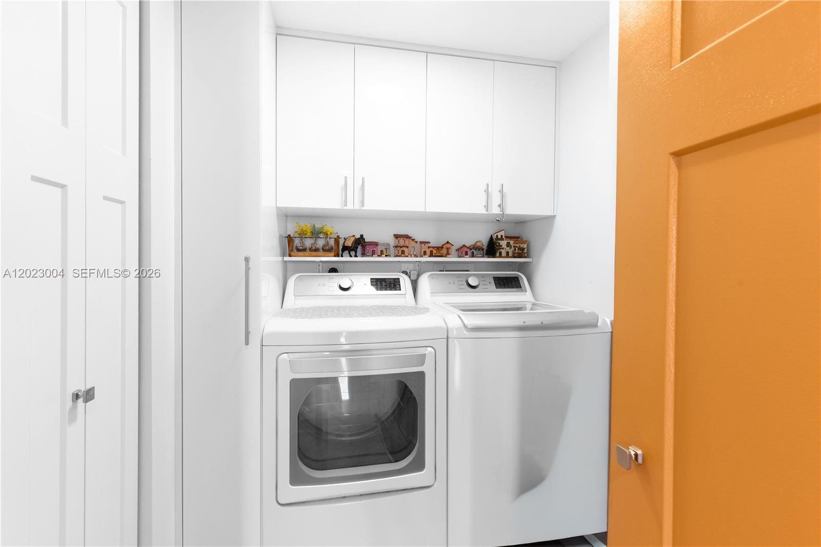 SOUTH TOWER AT THE POINT - Residential