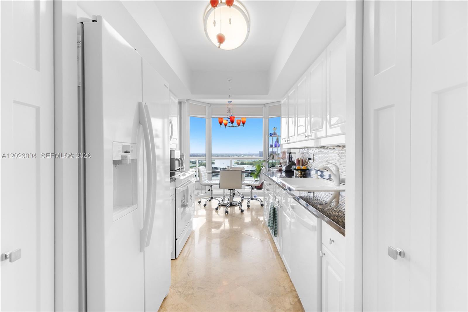 SOUTH TOWER AT THE POINT - Residential