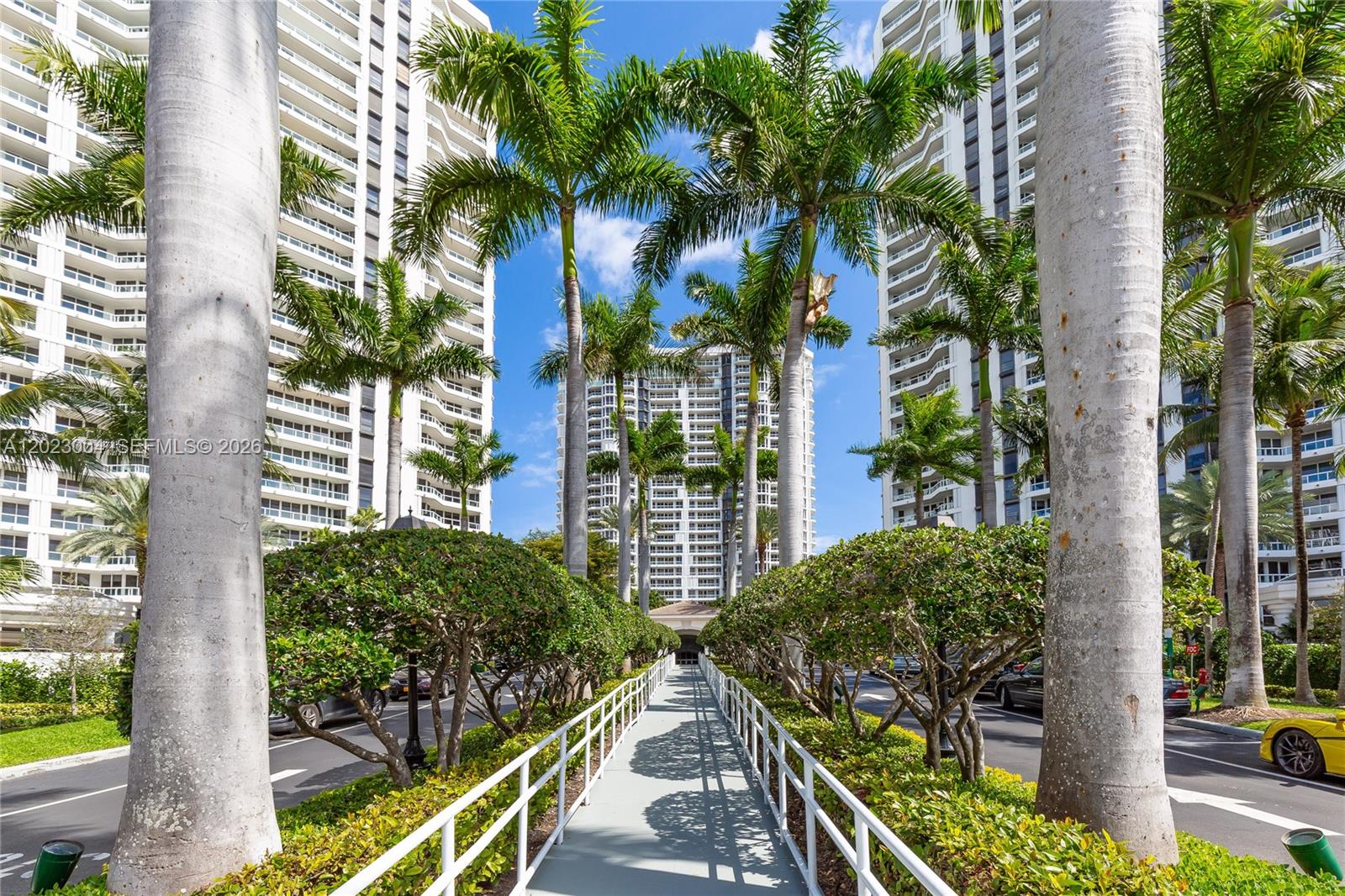 SOUTH TOWER AT THE POINT - Residential